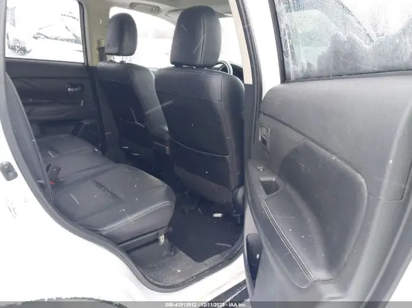 JA4AD3A34GZ042917 2016 MITSUBISHI OUTLANDER - Image 8