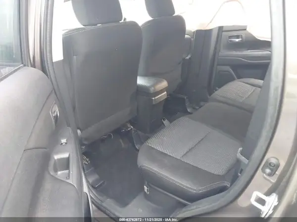 JA4AD3A34GZ048779 2016 MITSUBISHI OUTLANDER - Image 8