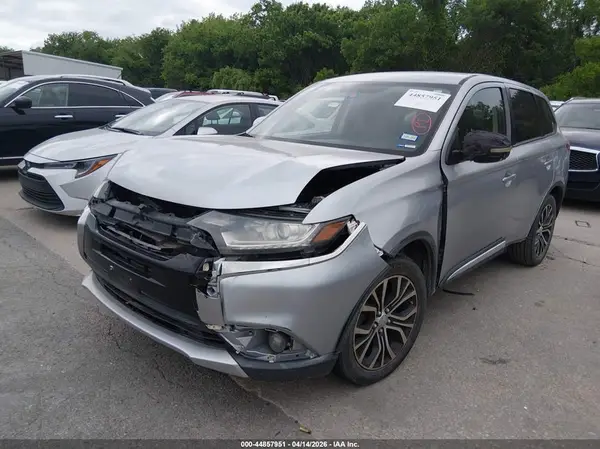 JA4AD3A34HZ007229 2017 MITSUBISHI OUTLANDER - Image 2