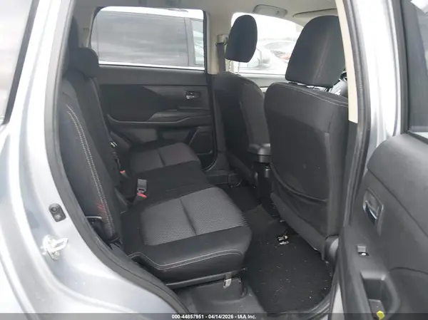 JA4AD3A34HZ007229 2017 MITSUBISHI OUTLANDER - Image 8