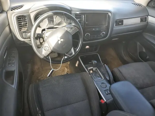 JA4AD3A34HZ021793 2017 MITSUBISHI OUTLANDER - Image 8