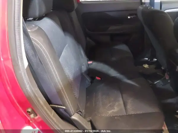 JA4AD3A34HZ022619 2017 MITSUBISHI OUTLANDER - Image 8
