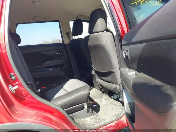 JA4AD3A34HZ022913 2017 MITSUBISHI OUTLANDER - Image 8