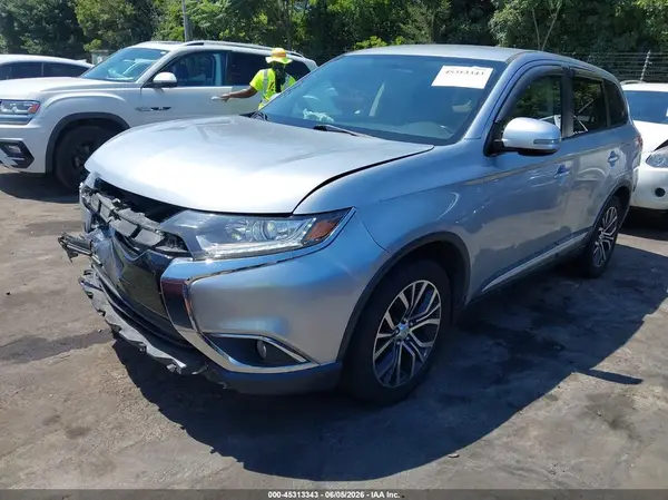 JA4AD3A34HZ023639 2017 MITSUBISHI OUTLANDER - Image 2
