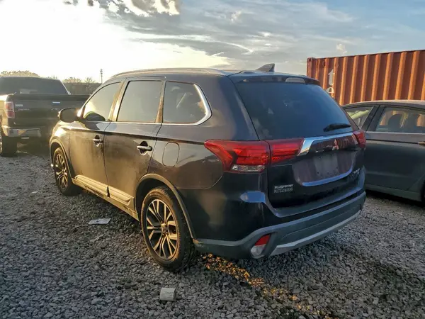 JA4AD3A34HZ025939 2017 MITSUBISHI OUTLANDER - Image 2