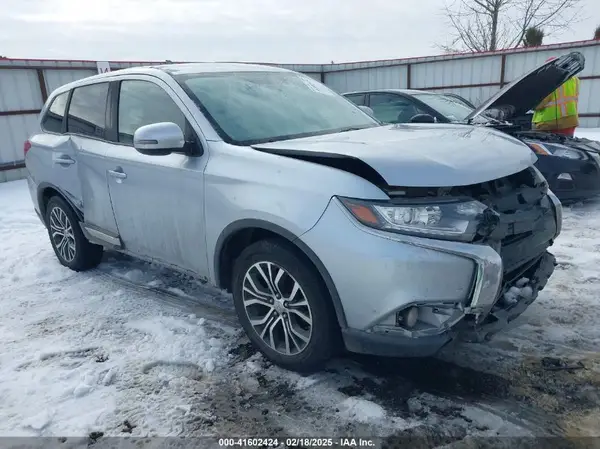 JA4AD3A34HZ028498 2017 MITSUBISHI OUTLANDER - Image 1