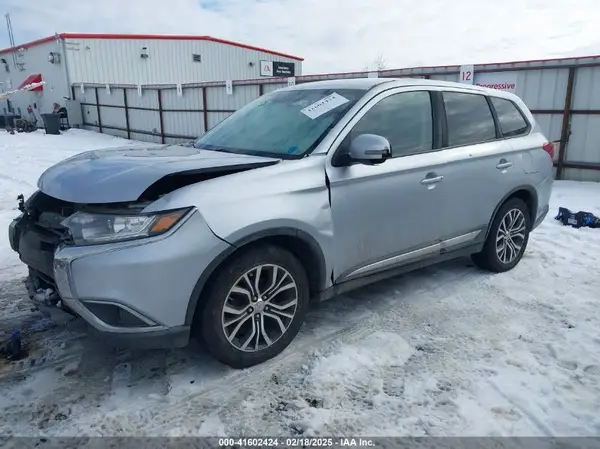 JA4AD3A34HZ028498 2017 MITSUBISHI OUTLANDER - Image 2