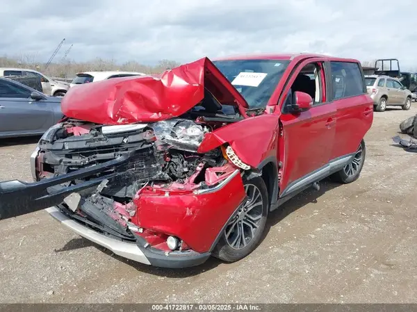 JA4AD3A34HZ031806 2017 MITSUBISHI OUTLANDER - Image 2