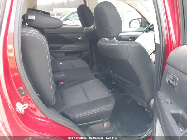 JA4AD3A34HZ031806 2017 MITSUBISHI OUTLANDER - Image 8