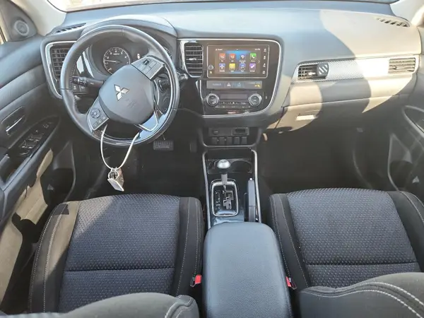 JA4AD3A34HZ032440 2017 MITSUBISHI OUTLANDER - Image 8