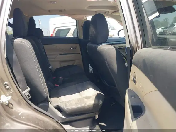 JA4AD3A34HZ034608 2017 MITSUBISHI OUTLANDER - Image 8
