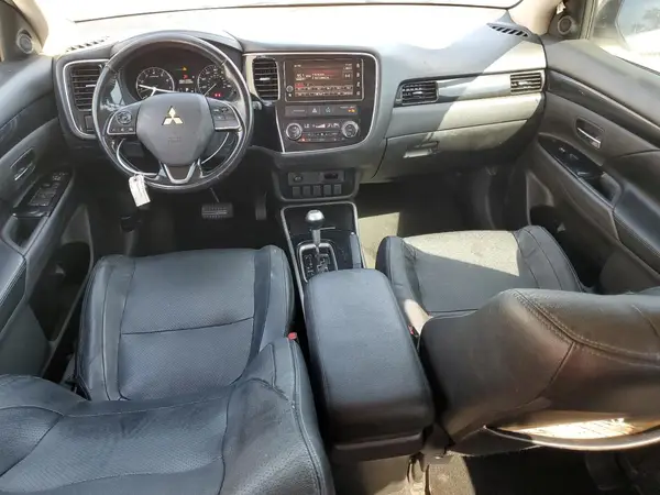 JA4AD3A34HZ035371 2017 MITSUBISHI OUTLANDER - Image 8