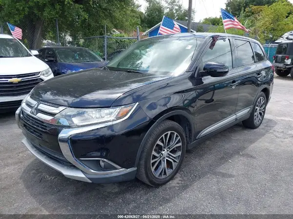 JA4AD3A34HZ038674 2017 MITSUBISHI OUTLANDER - Image 2