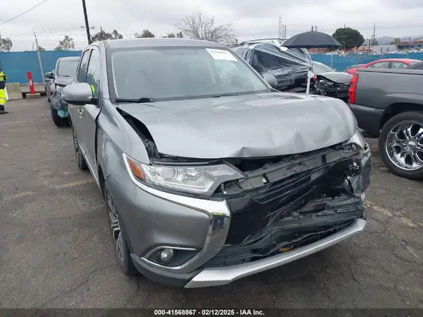 JA4AD3A34HZ044135 2017 MITSUBISHI OUTLANDER - Image 1