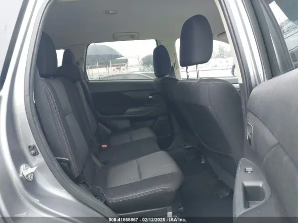 JA4AD3A34HZ044135 2017 MITSUBISHI OUTLANDER - Image 8
