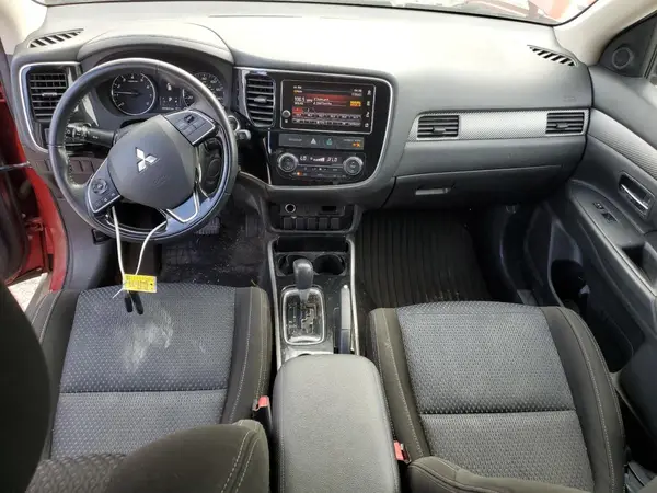 JA4AD3A34HZ050209 2017 MITSUBISHI OUTLANDER - Image 8
