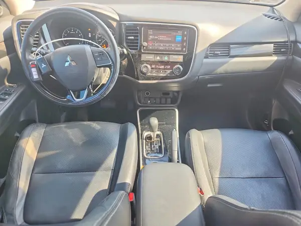 JA4AD3A34HZ053787 2017 MITSUBISHI OUTLANDER - Image 8