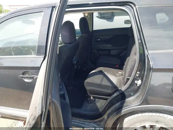 JA4AD3A34HZ055863 2017 MITSUBISHI OUTLANDER - Image 8