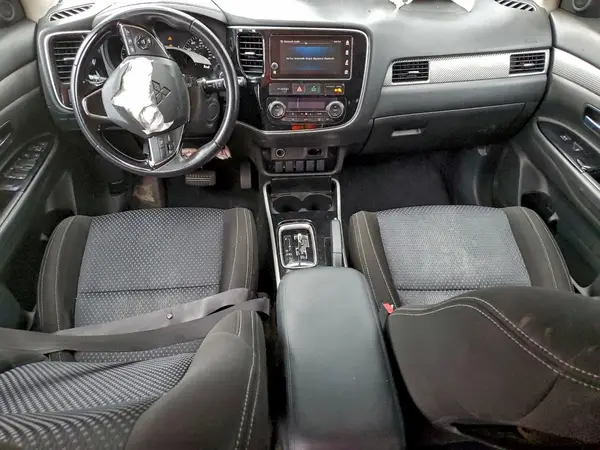JA4AD3A34HZ060951 2017 MITSUBISHI OUTLANDER - Image 8