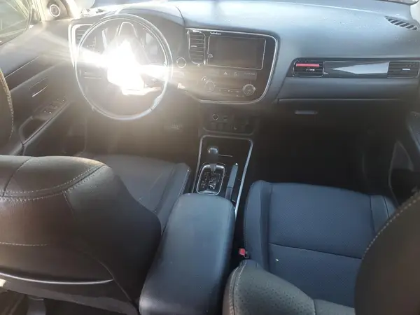 JA4AD3A34HZ062652 2017 MITSUBISHI OUTLANDER - Image 8