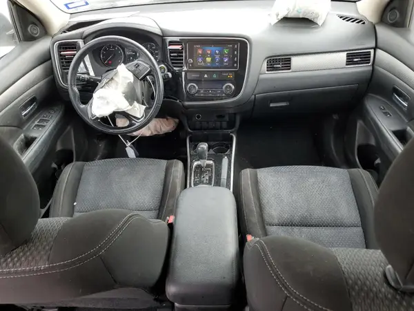 JA4AD3A34HZ063090 2017 MITSUBISHI OUTLANDER - Image 8