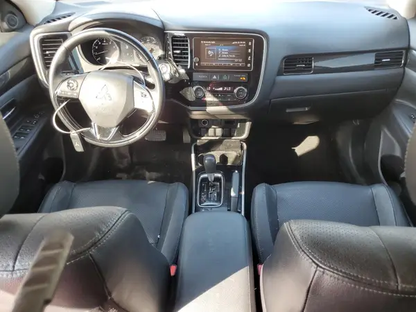 JA4AD3A34HZ066264 2017 MITSUBISHI OUTLANDER - Image 8