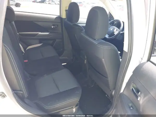 JA4AD3A34HZ067317 2017 MITSUBISHI OUTLANDER - Image 8