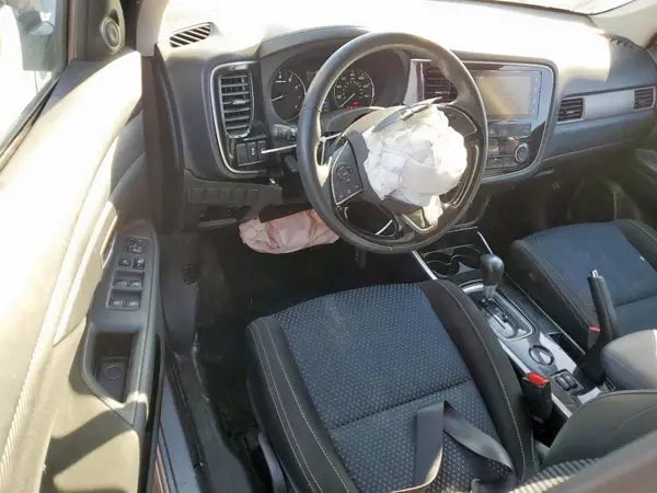 JA4AD3A34HZ068290 2017 MITSUBISHI OUTLANDER - Image 8