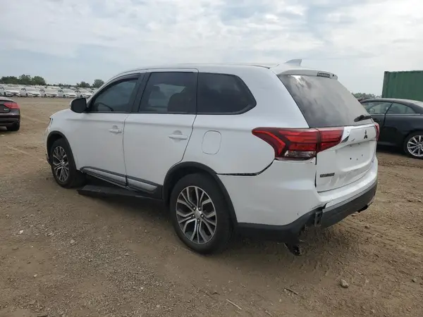 JA4AD3A34JZ000335 2018 MITSUBISHI OUTLANDER - Image 2