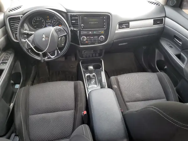 JA4AD3A34JZ000335 2018 MITSUBISHI OUTLANDER - Image 8
