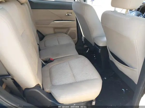 JA4AD3A34JZ013828 2018 MITSUBISHI OUTLANDER - Image 8
