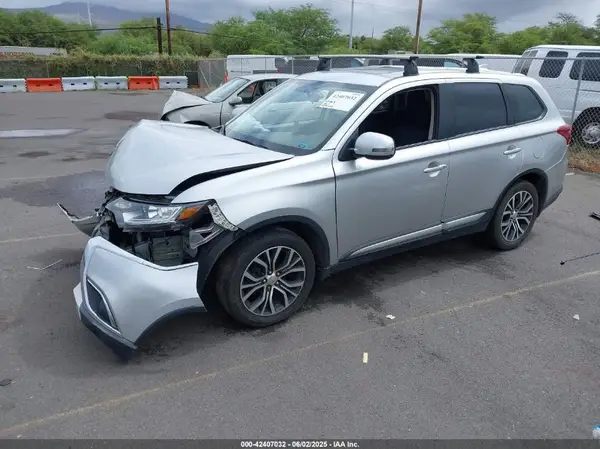 JA4AD3A34JZ016163 2018 MITSUBISHI OUTLANDER - Image 2