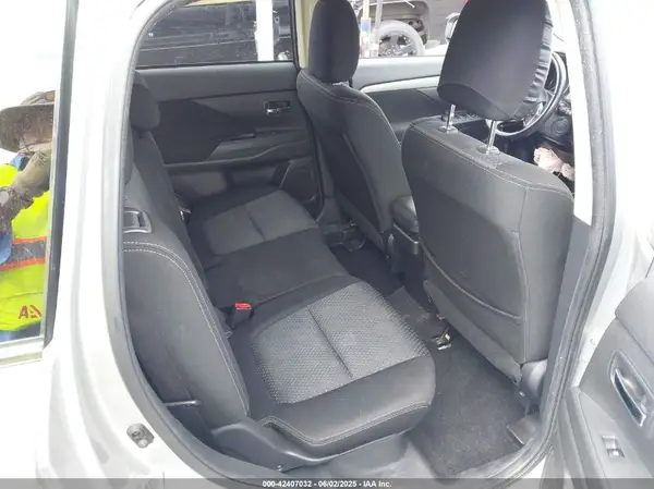 JA4AD3A34JZ016163 2018 MITSUBISHI OUTLANDER - Image 8