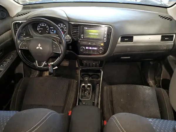 JA4AD3A34JZ016437 2018 MITSUBISHI OUTLANDER - Image 8