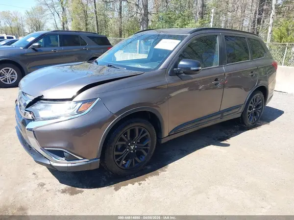 JA4AD3A34JZ018267 2018 MITSUBISHI OUTLANDER - Image 2