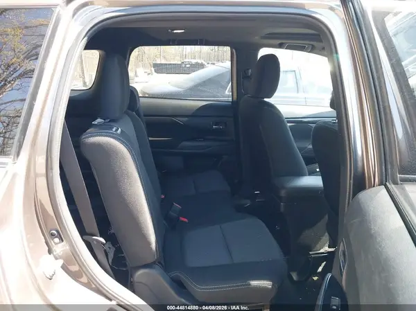 JA4AD3A34JZ018267 2018 MITSUBISHI OUTLANDER - Image 8