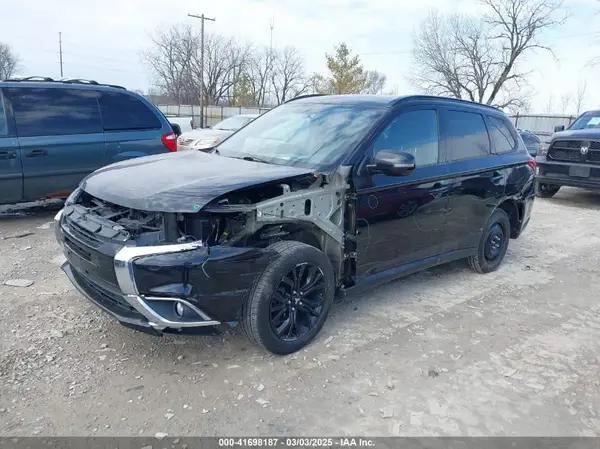JA4AD3A34JZ018981 2018 MITSUBISHI OUTLANDER - Image 2