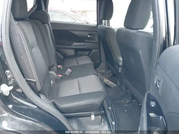 JA4AD3A34JZ018981 2018 MITSUBISHI OUTLANDER - Image 8