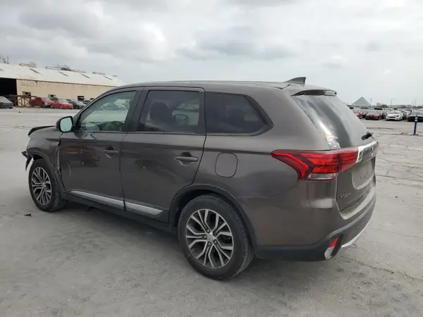 JA4AD3A34JZ021380 2018 MITSUBISHI OUTLANDER - Image 2