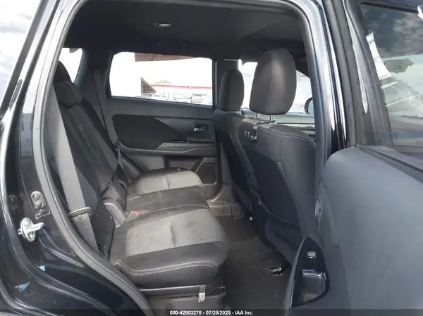 JA4AD3A34JZ021640 2018 MITSUBISHI OUTLANDER - Image 8