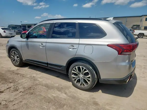 JA4AD3A34JZ022691 2018 MITSUBISHI OUTLANDER - Image 2