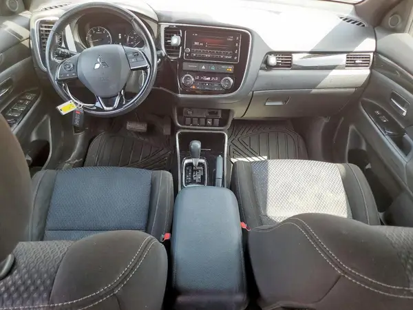 JA4AD3A34JZ026210 2018 MITSUBISHI OUTLANDER - Image 8