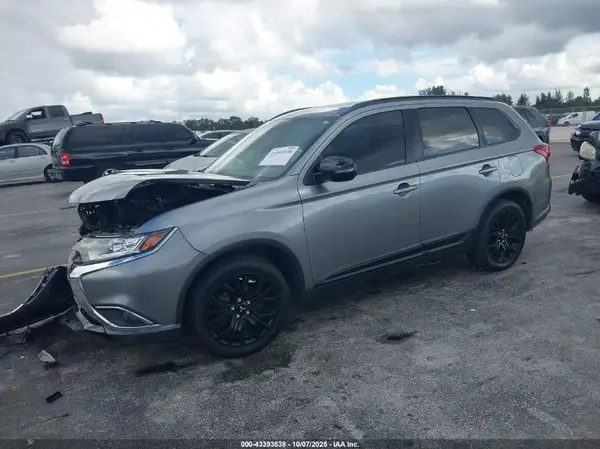 JA4AD3A34JZ026417 2018 MITSUBISHI OUTLANDER - Image 2