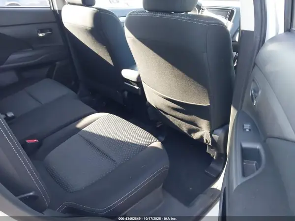 JA4AD3A34JZ033044 2018 MITSUBISHI OUTLANDER - Image 8