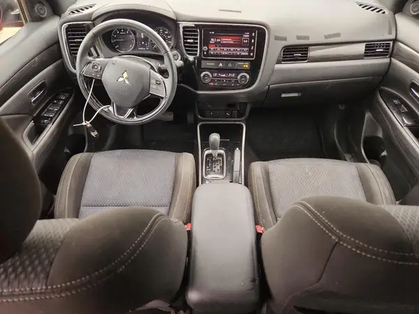 JA4AD3A34JZ035246 2018 MITSUBISHI OUTLANDER - Image 8