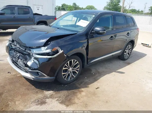 JA4AD3A34JZ039281 2018 MITSUBISHI OUTLANDER - Image 2