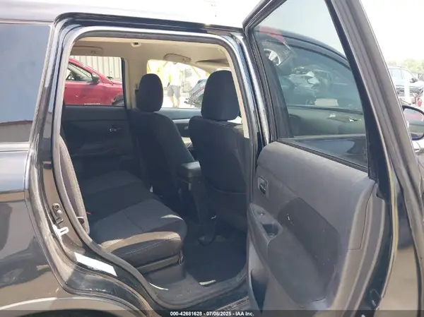 JA4AD3A34JZ039281 2018 MITSUBISHI OUTLANDER - Image 8
