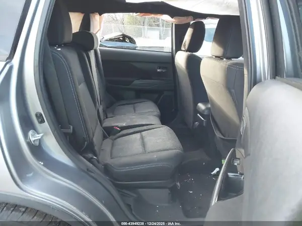 JA4AD3A34JZ059921 2018 MITSUBISHI OUTLANDER - Image 8