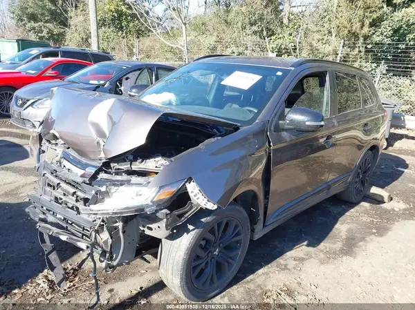 JA4AD3A34JZ063063 2018 MITSUBISHI OUTLANDER - Image 2