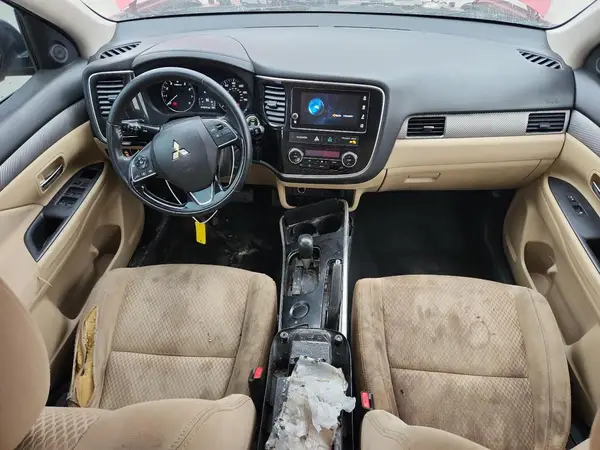JA4AD3A34JZ063631 2018 MITSUBISHI OUTLANDER - Image 8